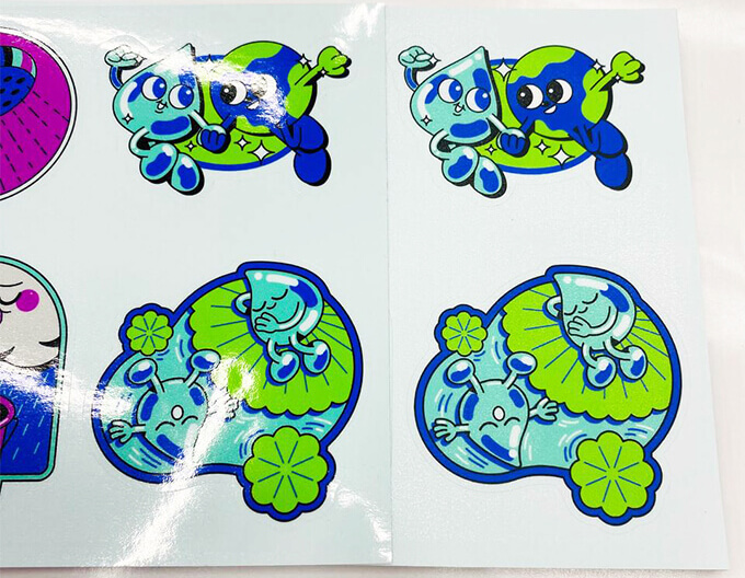 наклейки с глянццевой ламинацией и с матовой